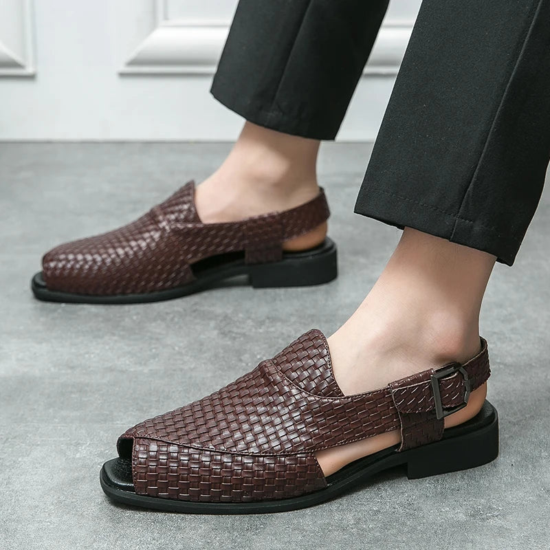 Sandal Men's 2026 Trending Products Hot Selling Genuine Leather Slippers Breathable Men's Summer Flat Sandals Walking Style