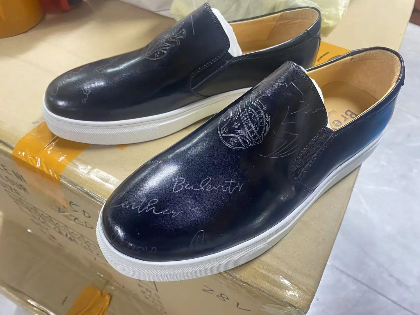 2022 New Trendy Handmade Italian Men Slip on Casual Dress Shoes Genuine Leather Laser Print Pattern Flat Comfortable Shoes
