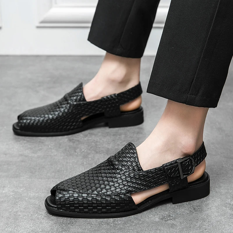Sandal Men's 2026 Trending Products Hot Selling Genuine Leather Slippers Breathable Men's Summer Flat Sandals Walking Style