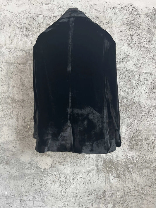 TOP-YAMAMOTO black velvet suit, a sophisticated and elegant jacket, a fitted and waist-cinching men's suit jacket