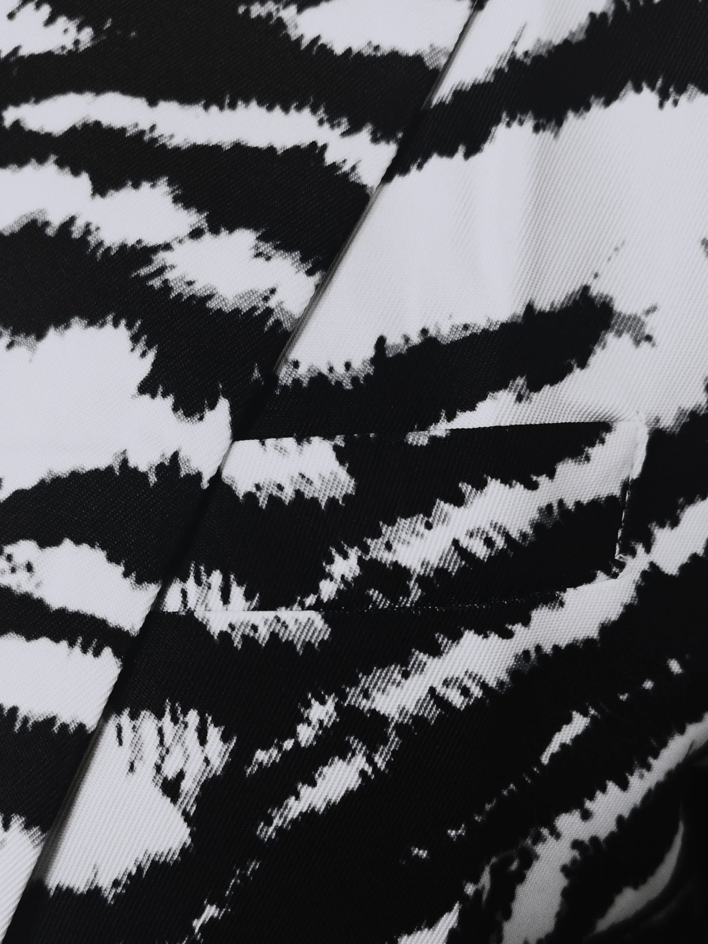 Men's Casual Printed Black and White Striped Stylish Slim-Fit Suit Jacket, Long-Sleeved Single-Button Suit