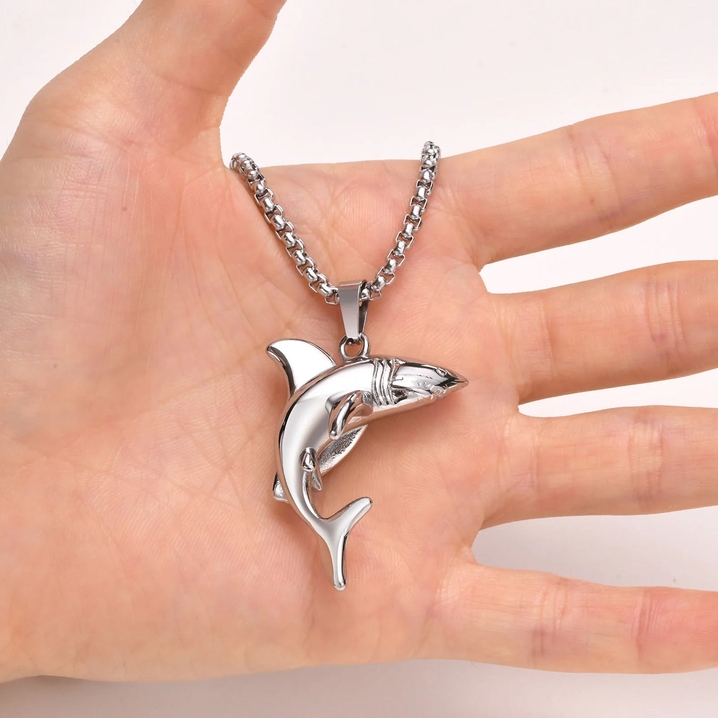 VNOX Stainless Steel Shark Pendant Necklace for Men